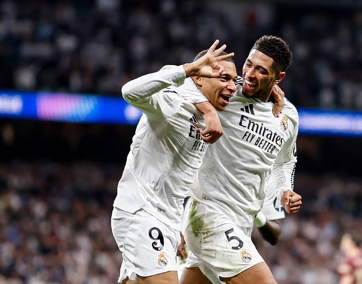 爱游戏体育-姆巴佩在C9比赛中战术调整，出色防守引发热议！