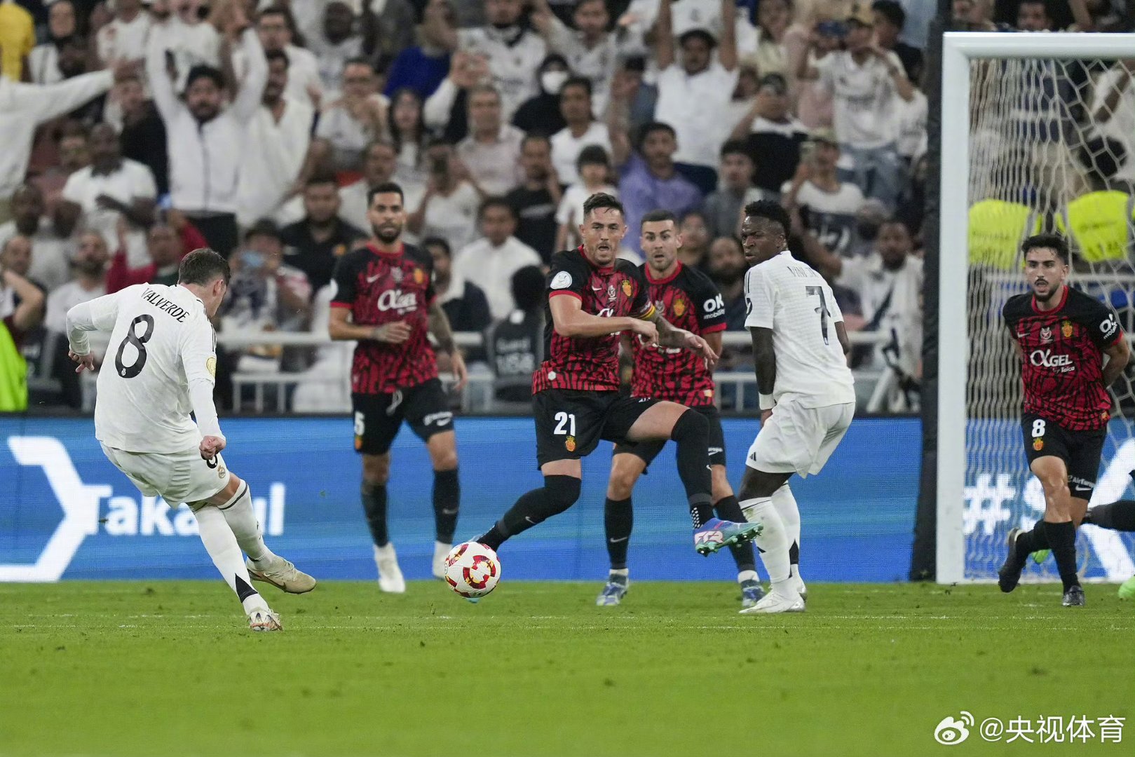 爱游戏-德罗巴连续十五场比赛得分超过比赛局势复杂，TL不断突破！