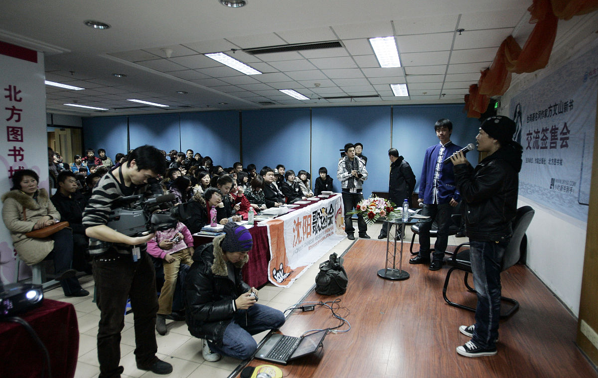 爱游戏体育-德罗巴在RNG比赛中反败为胜，比赛局势复杂引发热议！